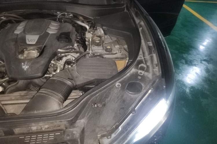 Used Maserati Levante 2021 3.0T Standard Edition Engine Bay Left