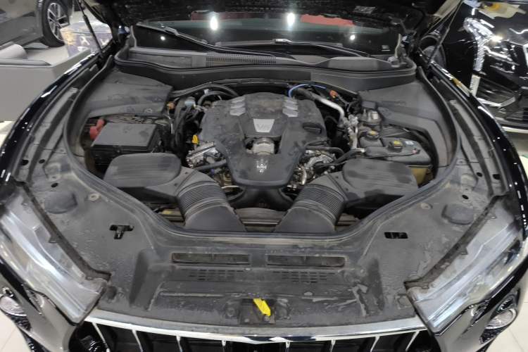 Used Maserati Levante 2021 3.0T Standard Edition Engine Bay