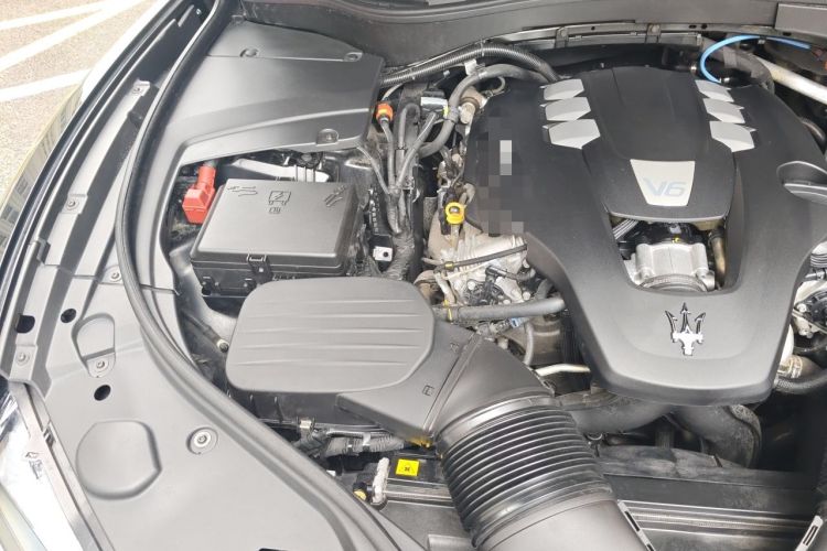 Used Maserati Levante 2021 3.0T Standard Edition Engine Bay Right