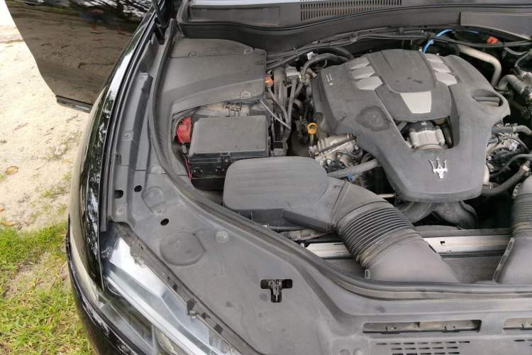 Used Maserati Levante 2021 3.0T Standard Edition Engine Bay Right