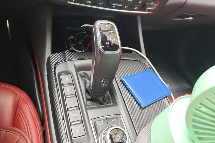 Used Maserati Levante 2021 3.0T Standard Edition Gear Lever