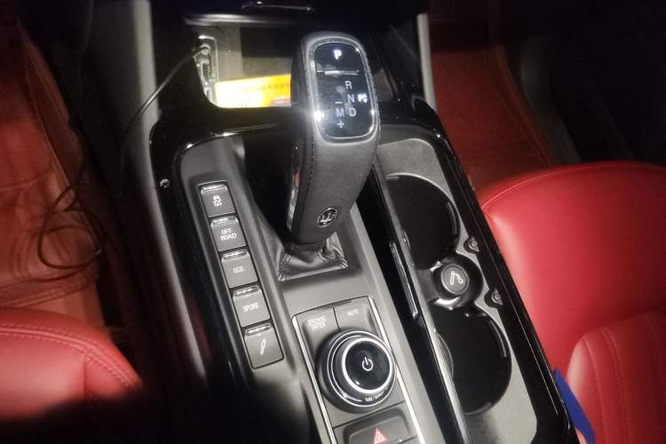 Used Maserati Levante 2021 3.0T Standard Edition Gear Lever