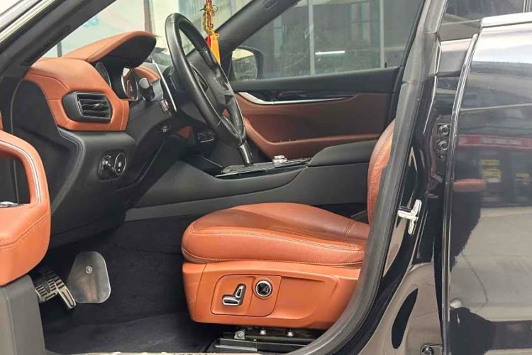 Used Maserati Levante 2021 3.0T Standard Edition Interior 2