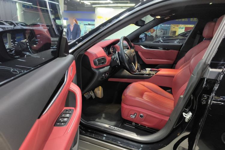 Used Maserati Levante 2021 3.0T Standard Edition Interior 3