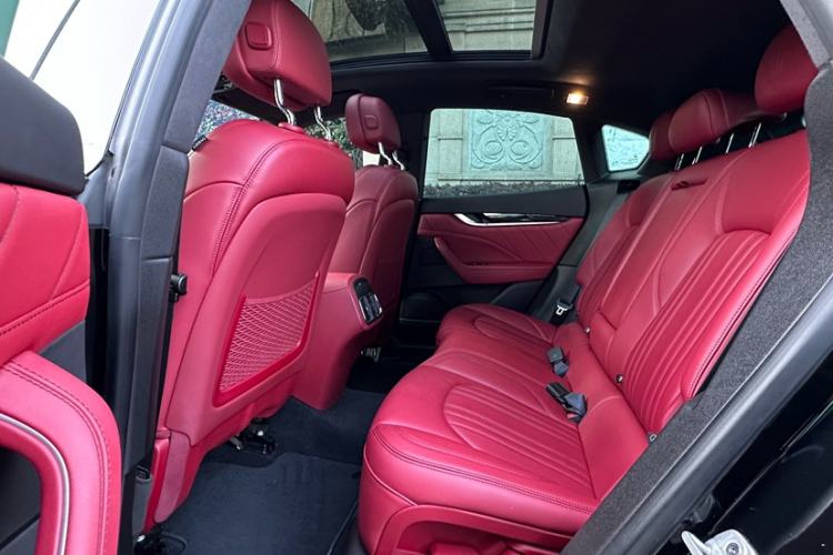 Used Maserati Levante 2021 3.0T Standard Edition Interior 4