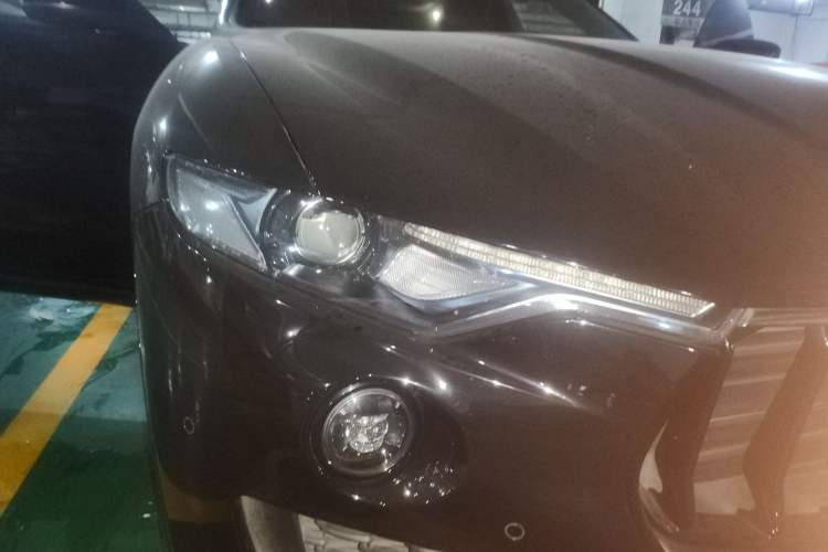 Used Maserati Levante 2021 3.0T Standard Edition Right Front Headlight