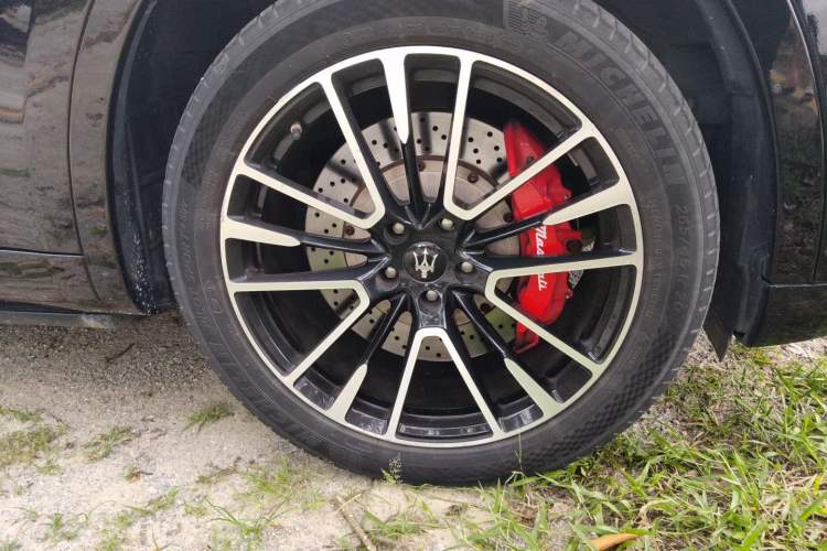 Used Maserati Levante 2021 3.0T Standard Edition Right Front Wheel Hub
