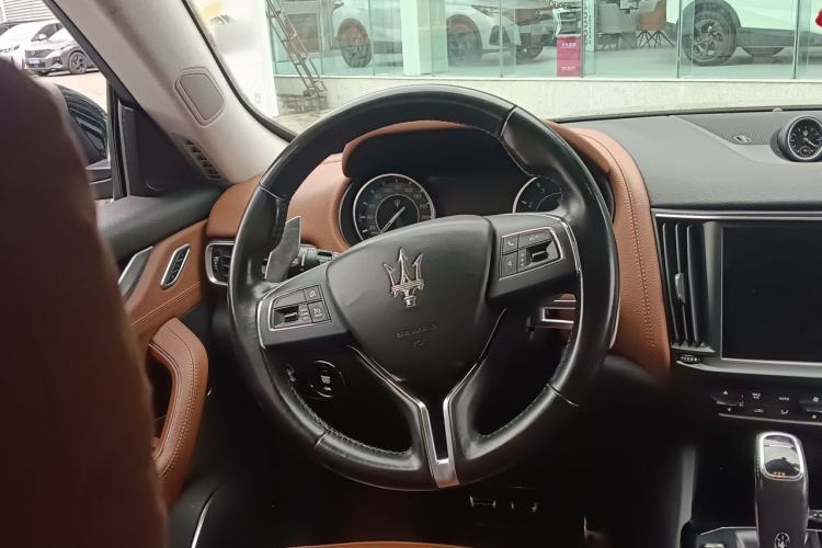 Used Maserati Levante 2021 3.0T Standard Edition Steering Wheel