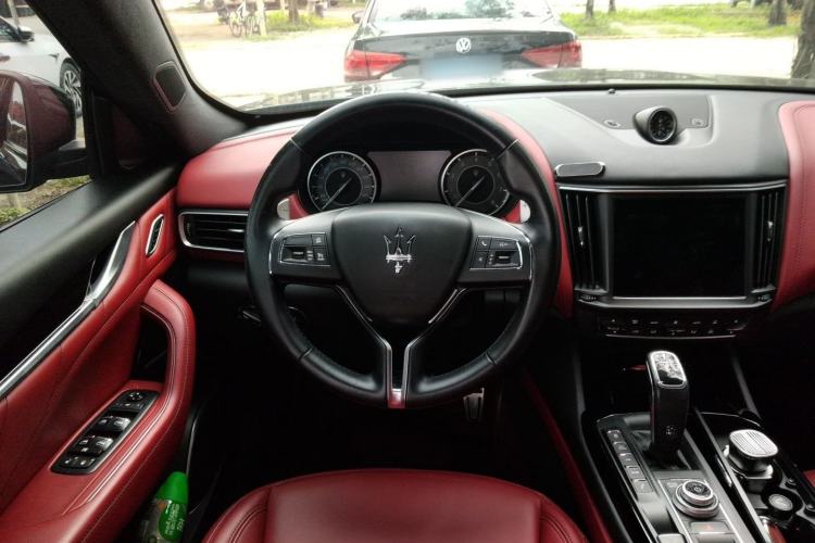 Used Maserati Levante 2021 3.0T Standard Edition Steering Wheel