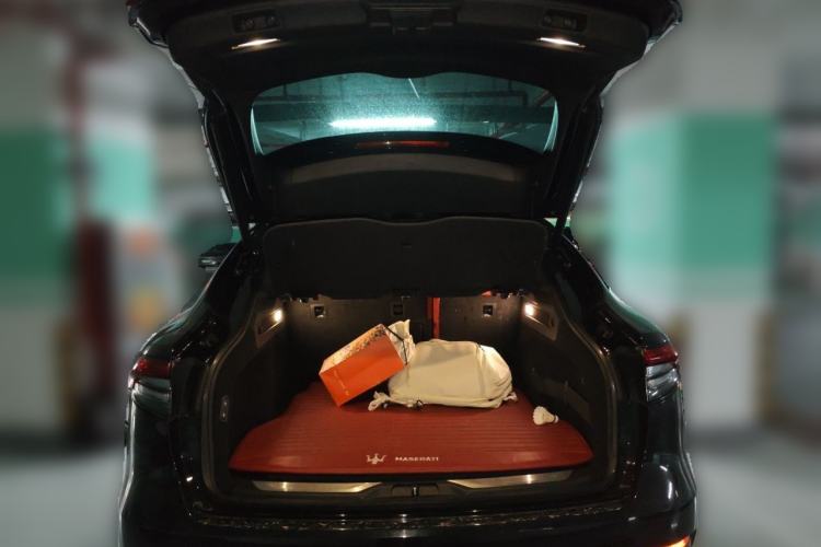 Used Maserati Levante 2021 3.0T Standard Edition Trunk