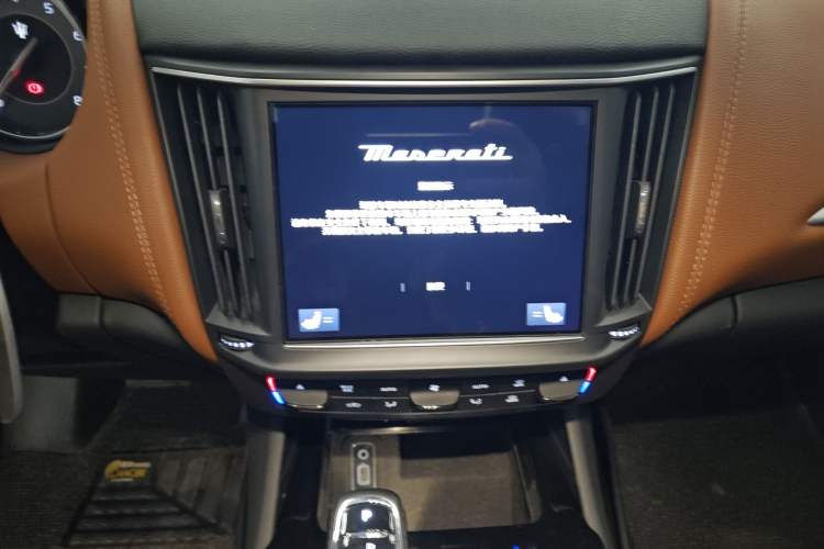 Used Maserati Levante 2021 3.0T Standard Edition Audio And AC Panel