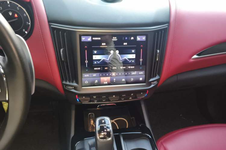 Used Maserati Levante 2021 3.0T Standard Edition Audio And AC Panel