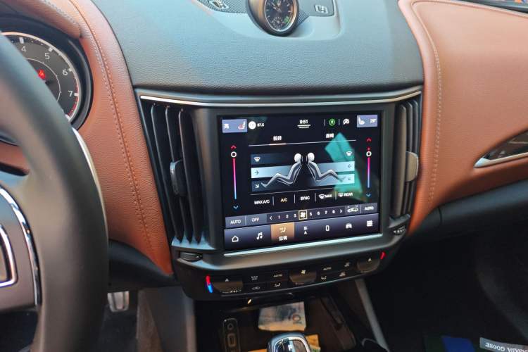 Used Maserati Levante 2021 3.0T Standard Edition Audio And AC Panel