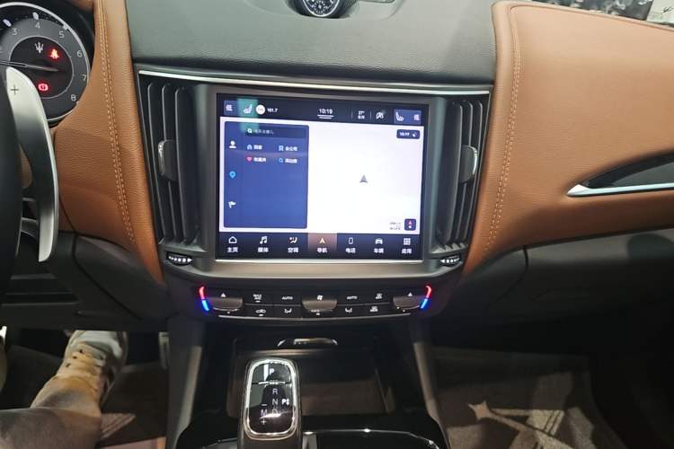 Used Maserati Levante 2021 3.0T Standard Edition Audio And AC Panel