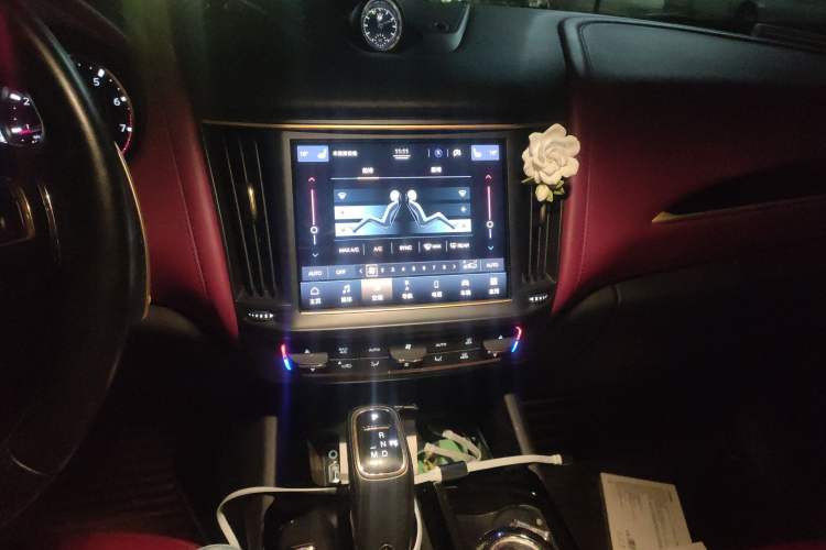 Used Maserati Levante 2021 3.0T Standard Edition Audio And AC Panel