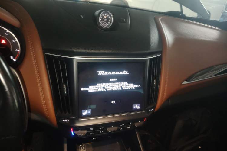 Used Maserati Levante 2021 3.0T Standard Edition Audio And AC Panel