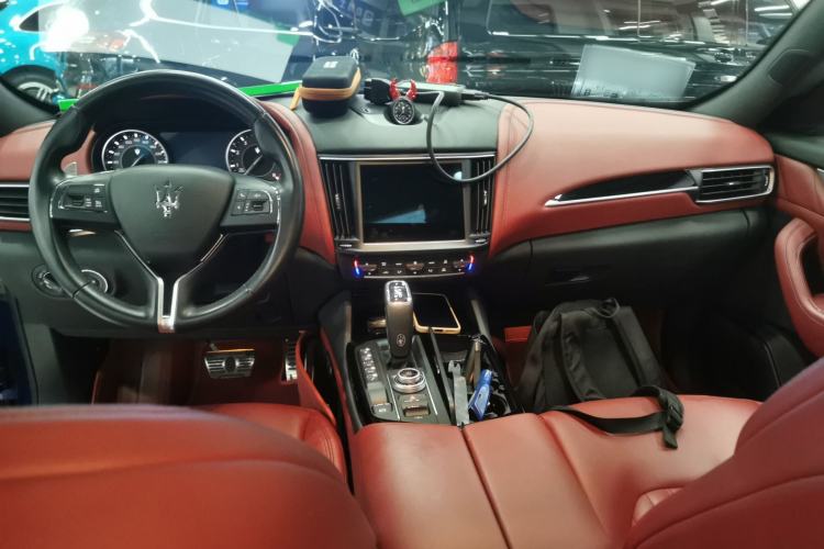 Used Maserati Levante 2021 3.0T Standard Edition Center Console