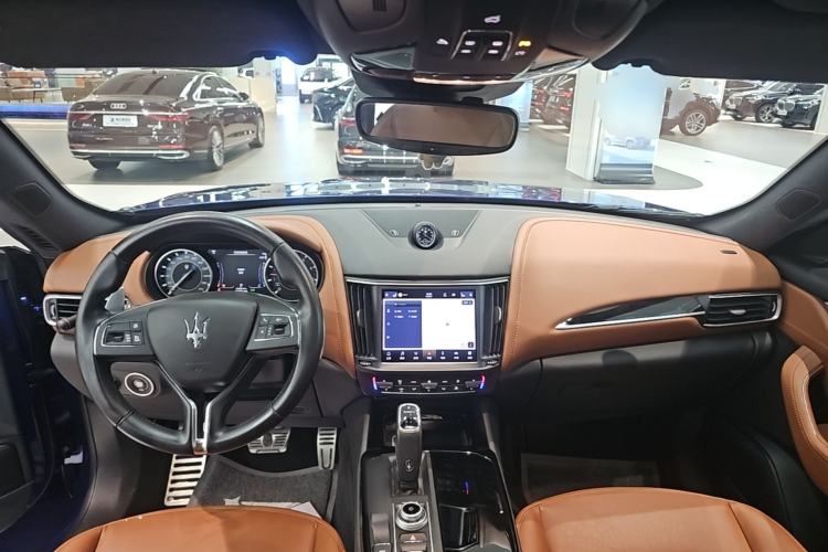Used Maserati Levante 2021 3.0T Standard Edition Center Console