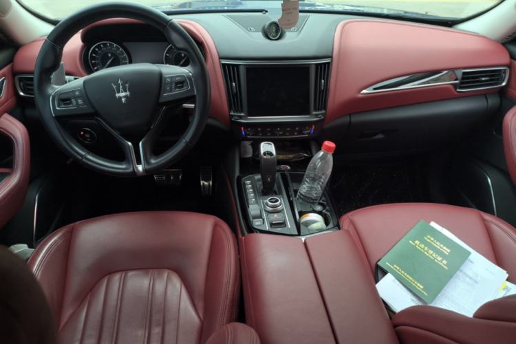Used Maserati Levante 2021 3.0T Standard Edition Center Console