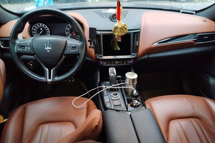 Used Maserati Levante 2021 3.0T Standard Edition Center Console