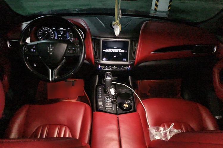 Used Maserati Levante 2021 3.0T Standard Edition Center Console