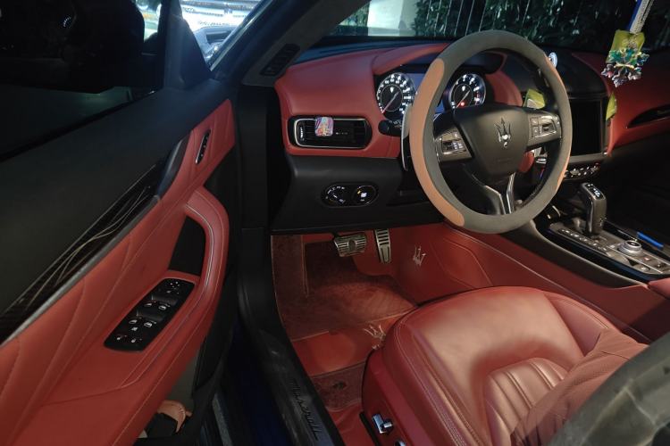 Used Maserati Levante 2021 3.0T Standard Edition Driver Seat