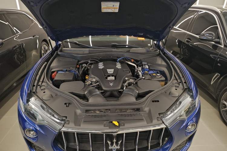 Used Maserati Levante 2021 3.0T Standard Edition Engine Bay
