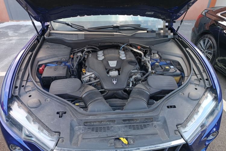 Used Maserati Levante 2021 3.0T Standard Edition Engine Bay
