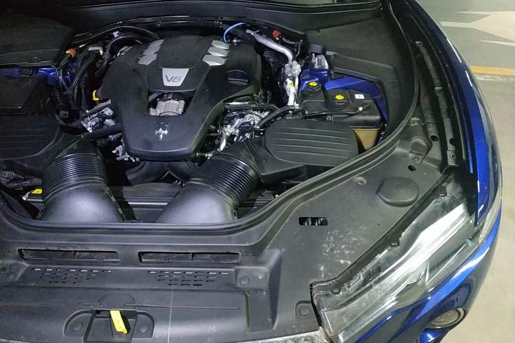 Used Maserati Levante 2021 3.0T Standard Edition Engine Bay Left