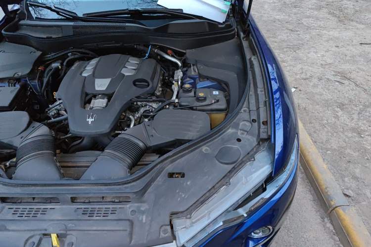 Used Maserati Levante 2021 3.0T Luxury Edition Engine Bay Left