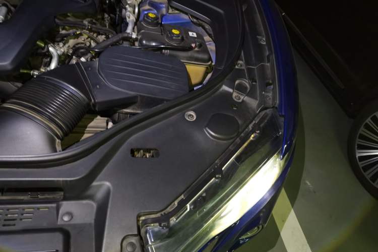 Used Maserati Levante 2021 3.0T Standard Edition Engine Bay Left