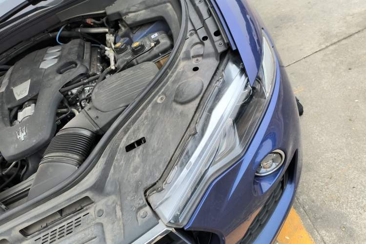 Used Maserati Levante 2021 3.0T Standard Edition Engine Bay Left