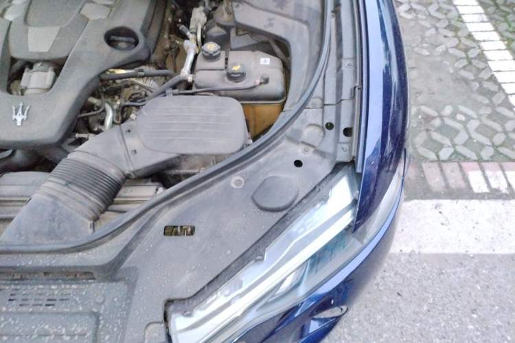 Used Maserati Levante 2021 3.0T Standard Edition Engine Bay Left