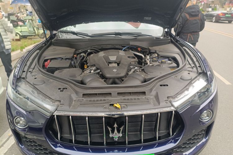 Used Maserati Levante 2021 3.0T Standard Edition Engine Bay