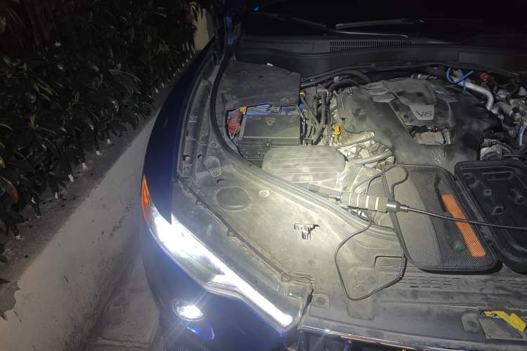 Used Maserati Levante 2021 3.0T Standard Edition Engine Bay Right