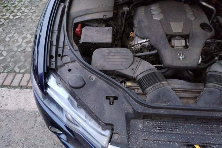 Used Maserati Levante 2021 3.0T Standard Edition Engine Bay Right