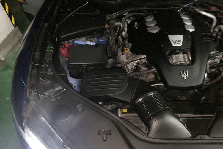 Used Maserati Levante 2021 3.0T Standard Edition Engine Bay Right