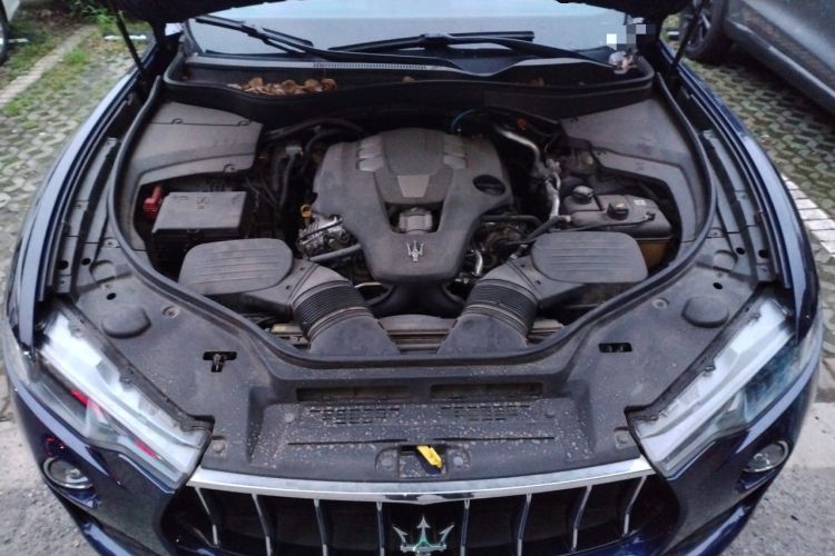 Used Maserati Levante 2021 3.0T Standard Edition Engine Bay
