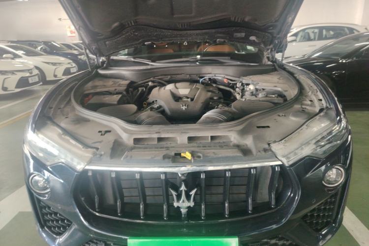 Used Maserati Levante 2021 3.0T Standard Edition Engine Bay