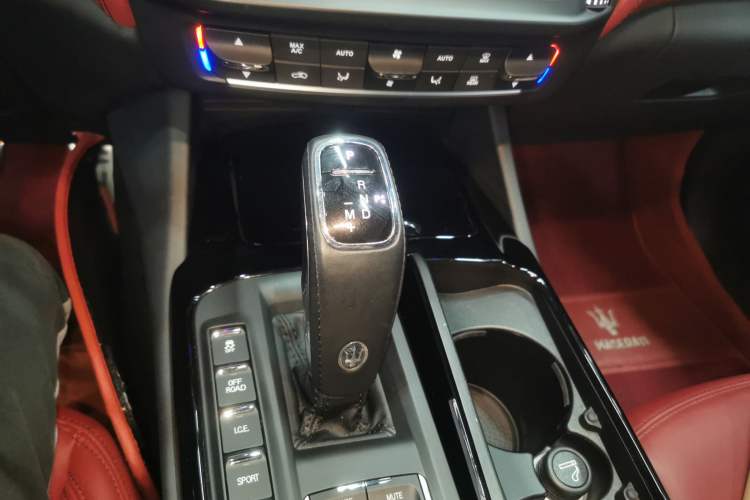 Used Maserati Levante 2021 3.0T Standard Edition Gear Lever