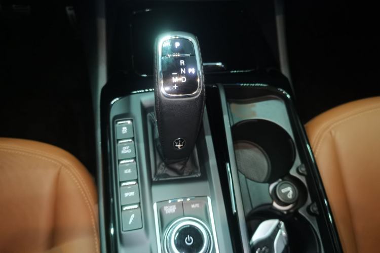 Used Maserati Levante 2021 3.0T Standard Edition Gear Lever