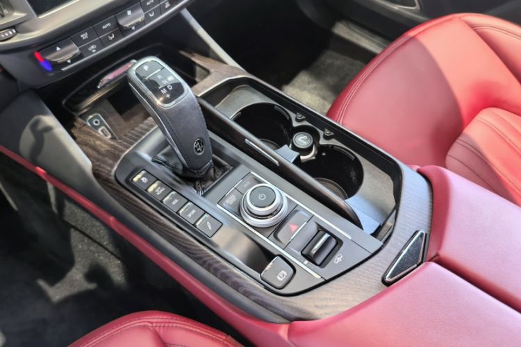 Used Maserati Levante 2021 3.0T Luxury Edition Gear Lever