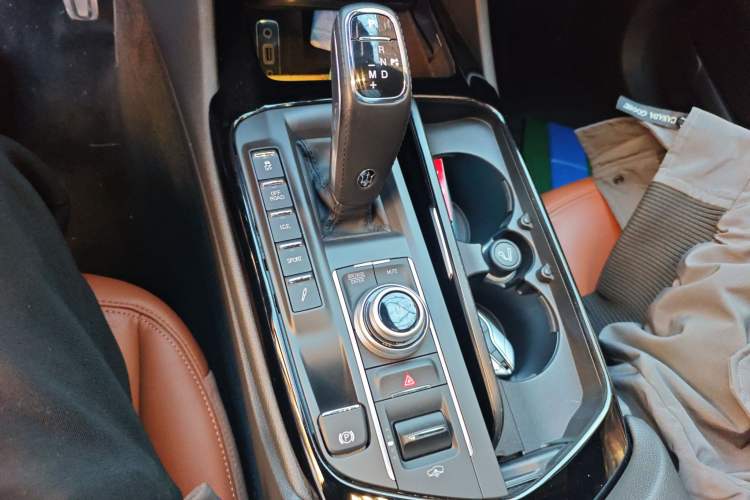 Used Maserati Levante 2021 3.0T Standard Edition Gear Lever