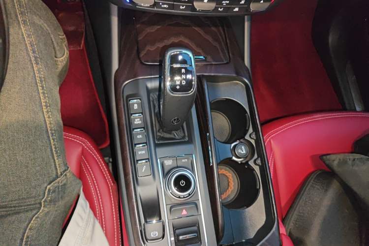 Used Maserati Levante 2021 3.0T Luxury Edition Gear Lever