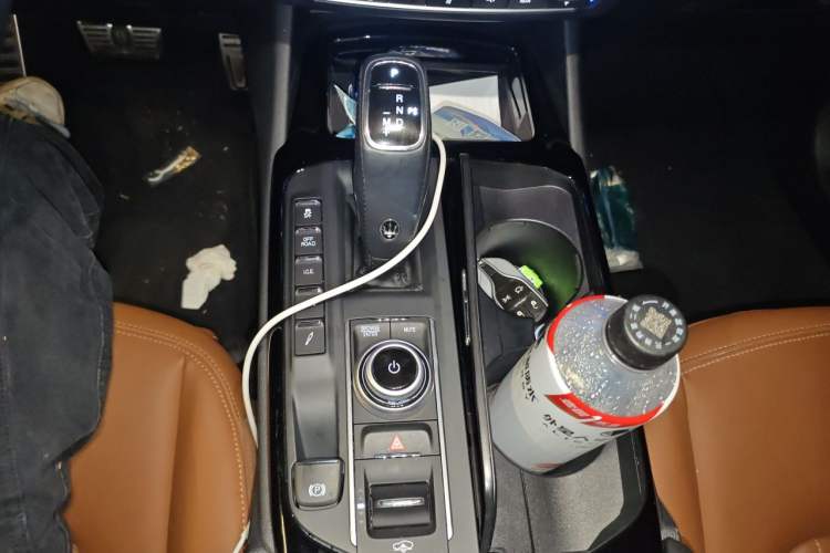 Used Maserati Levante 2021 3.0T Standard Edition Gear Lever