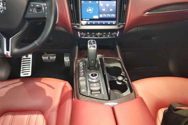 Used Maserati Levante 2021 3.0T Standard Edition Gear Lever