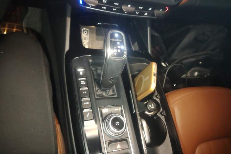 Used Maserati Levante 2021 3.0T Standard Edition Gear Lever