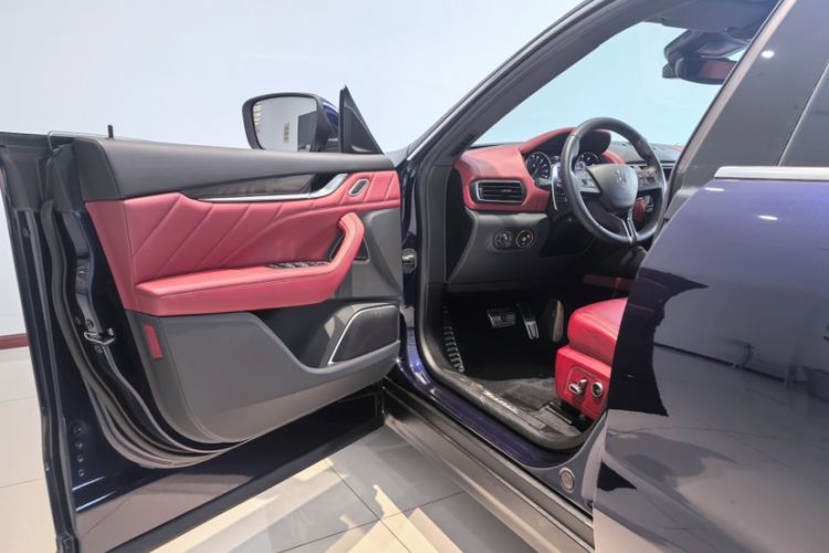 Used Maserati Levante 2021 3.0T Luxury Edition Interior 10