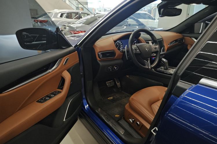 Used Maserati Levante 2021 3.0T Standard Edition Interior 3