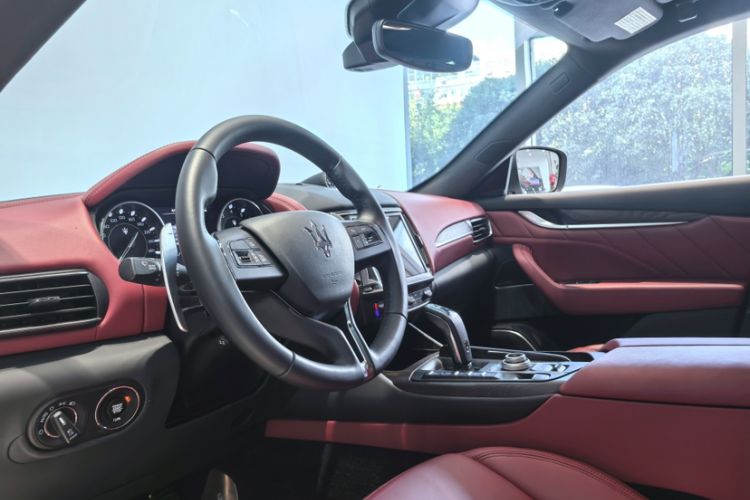 Used Maserati Levante 2021 3.0T Luxury Edition Interior 5
